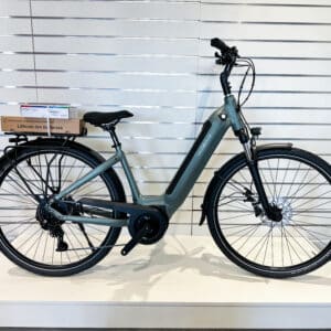 Vélo de ville AEB 890