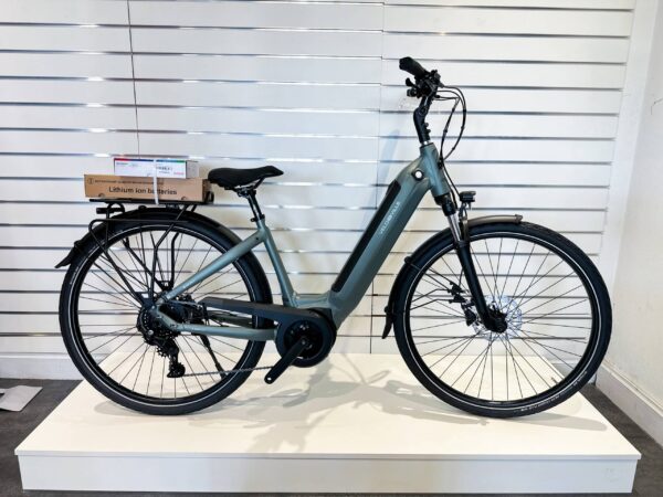 Vélo de ville AEB 890