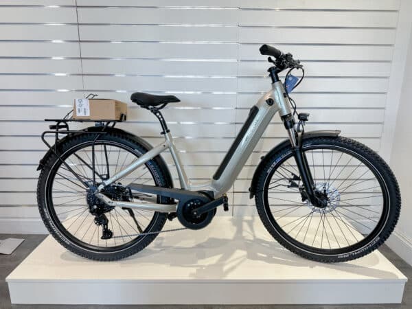 Vélo de ville SEB 890
