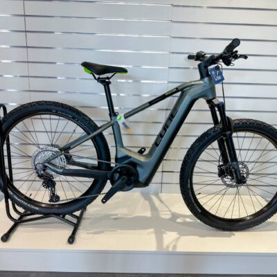 Cube reaction hybrid PRO