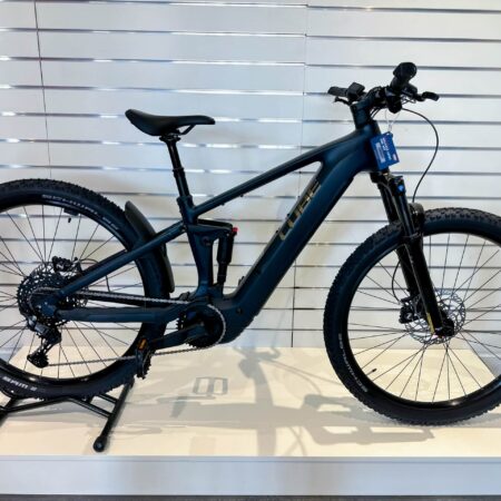 Cube stereo hybrid PRO