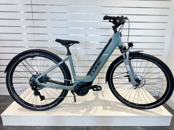 Cube touring hybrid