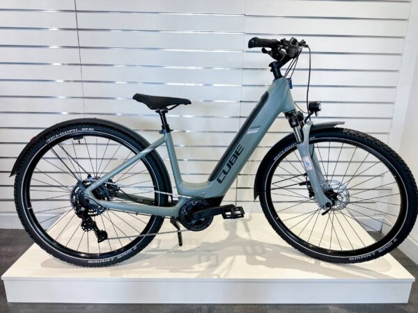 Cube touring hybrid