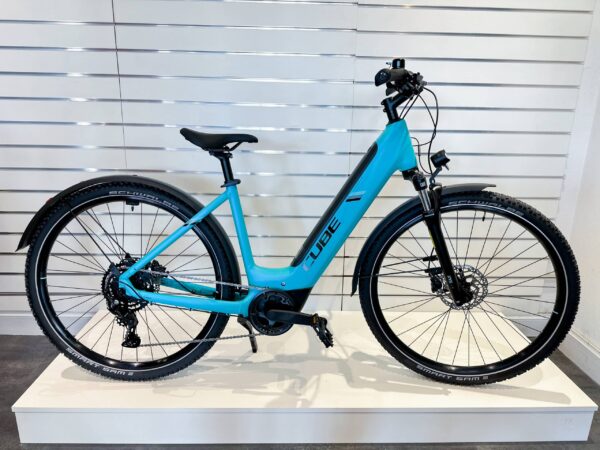 Cube touring hybrid