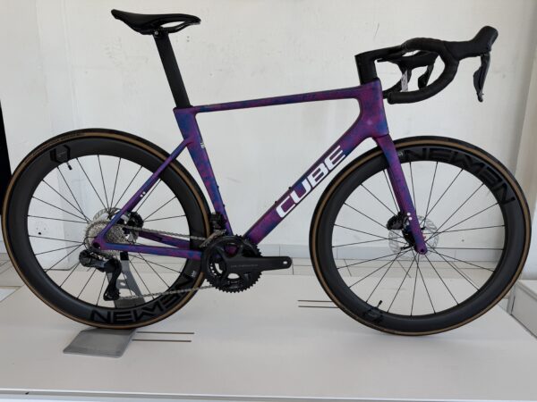 CUBE LITENING AIR C:68X RACE DAZZLEPINK N BLUE