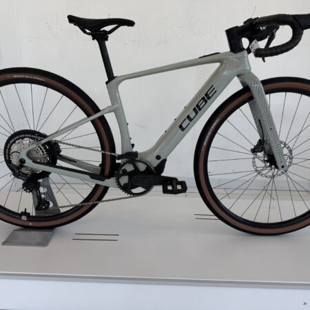 CUBE NUROAD HYBRID C:62 RACE 400X