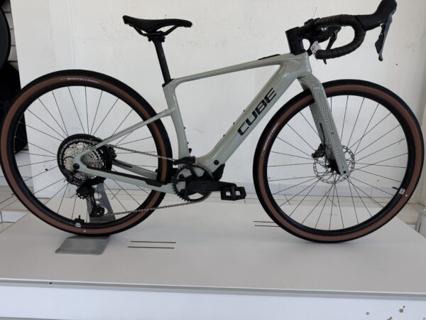 CUBE NUROAD HYBRID C:62 RACE 400X
