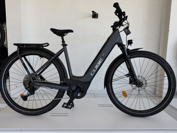 CUBE TOURING HYBRID PRO 625 METALLICGREY